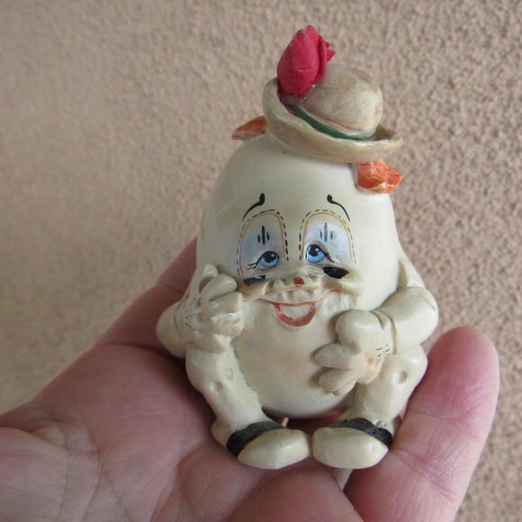 Vintage Signed Humpty Dumpty Figurine - Picture 5 of 6